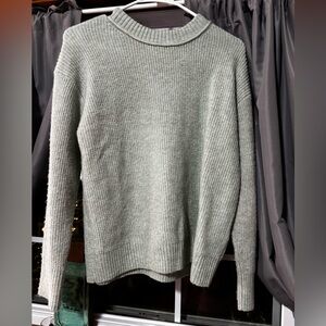 American Eagle sweater, worn once, size small.